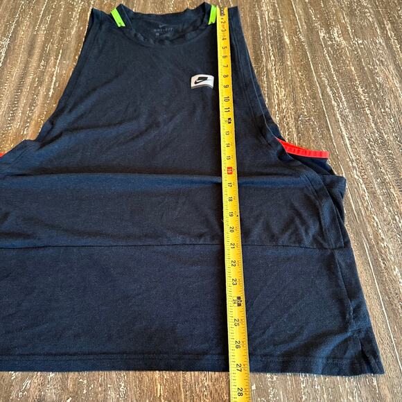 Men’s Nike Sports Tank Top & Sweatpant Joggers 2-Piece Set, L (Tank) M (Pants) - Picture 7 of 16